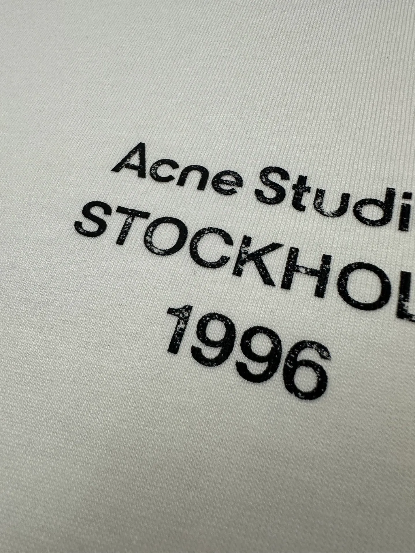 ￼ 150 Acne studios Acne 26ss Classic small label printed short-sleeved T-shirt Fabric: High-definition super heavyweight cotton double yarn compact Xinjiang cotton Weight gram Paired with 2*2 Salona rib Clean cloth surface Clear cloth texture Tight feel Stiff High color fastness No change in shape No Color Change Customized hardware Thread Accessories Alignment Men and women Same Style Color: White Black Size: XS S M LXL